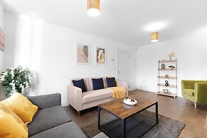 Stylish 3 Bedroom Home with Garden