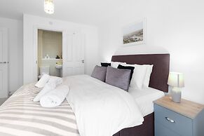 Stylish 3 Bedroom Home with Garden