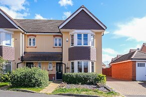 Stylish 3 Bedroom Home with Garden