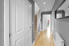 Stylish 3 Bedroom Home with Garden