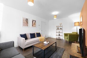 Stylish 3 Bedroom Home with Garden