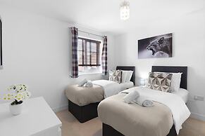 Stylish 3 Bedroom Home with Garden