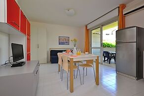 Cozy Flat With Balcony and Pool
