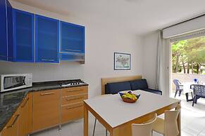 Two-level Flat for Groups in Lignano