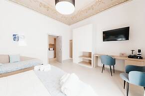 Sirenuse Suites Boutique ApartHotel RTA