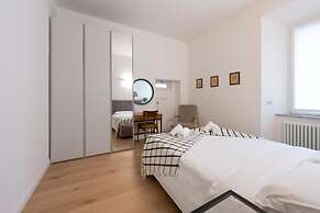 Cernobbio Center - Modern Apartment with Parking