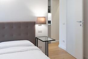 Cernobbio Center - Modern Apartment with Parking