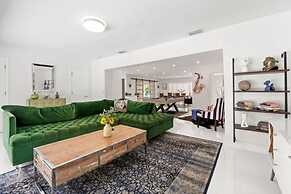 Casa Oasis by Glam Homes