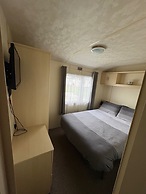 Cabin Sleeps 8 With Indoor Pool