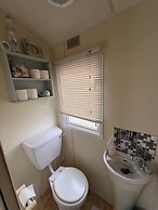 Cabin Sleeps 8 With Indoor Pool