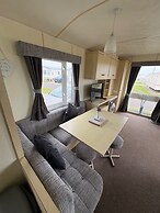 Cabin Sleeps 8 With Indoor Pool