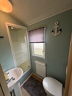Cabin Sleeps 8 With Indoor Pool
