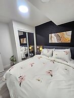 Modern 2BR Private Basement Suite Edmonton