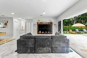 Villa Luxe - Modern by Glam Homes