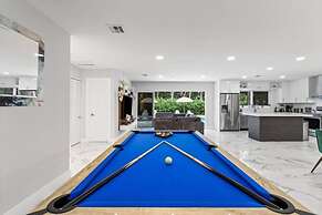 Villa Luxe - Modern by Glam Homes