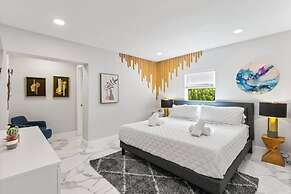 Villa Luxe - Modern by Glam Homes