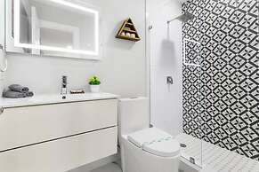 Villa Luxe - Modern by Glam Homes