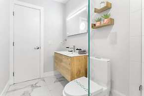 Villa Luxe - Modern by Glam Homes