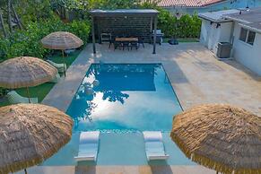 Villa Luxe - Modern by Glam Homes