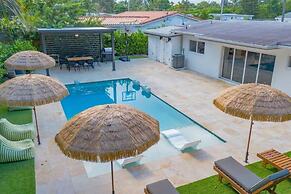 Villa Luxe - Modern by Glam Homes