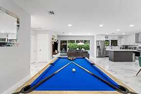 Villa Luxe - Modern by Glam Homes