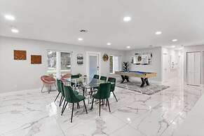 Villa Luxe - Modern by Glam Homes