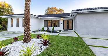 Peaceful Villa by Glam Homes