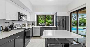 Entertaining Villa by Glam Homes