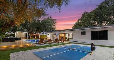 Entertaining Villa by Glam Homes