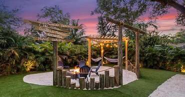Entertaining Villa by Glam Homes