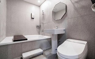 Yuseong Manwol Hotel (Hanok)