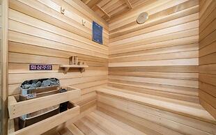 Yuseong Manwol Hotel (Hanok)