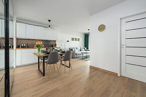 Lumina apartment with patio and parking