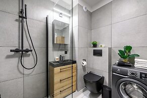 Lumina apartment with patio and parking