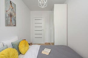 Lumina apartment with patio and parking