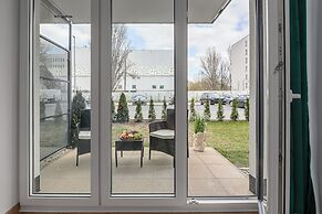 Lumina apartment with patio and parking