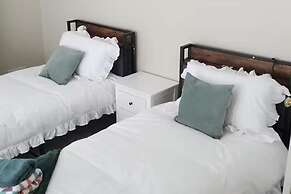 Parking - Garden - Wifi - Sleeps 4
