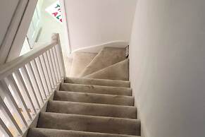 Parking - Garden - Wifi - Sleeps 4