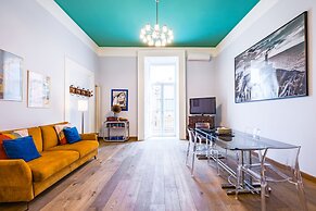 Quercia Design Home in the Center