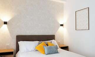Barirooms - Cardassi Suites