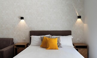 Barirooms - Cardassi Suites