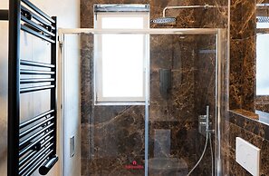 Barirooms - Cardassi Suites