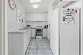 Bright 3-bed Retreat Near Beaches