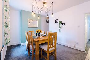 Modern House City Centre Perfect for Groups