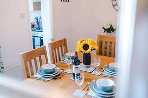Modern House City Centre Perfect for Groups