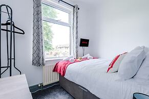 Perfect for Business Large Groups Sleeps 8