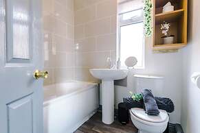 Perfect for Business Large Groups Sleeps 8