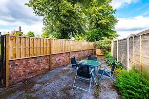 Perfect for Business Large Groups Sleeps 8