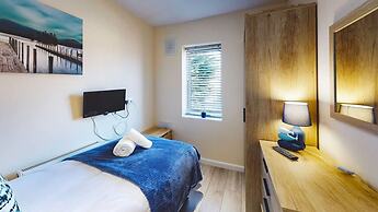 Perfect for Business Large Groups Sleeps 8