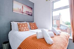 Perfect for Business Large Groups Sleeps 8